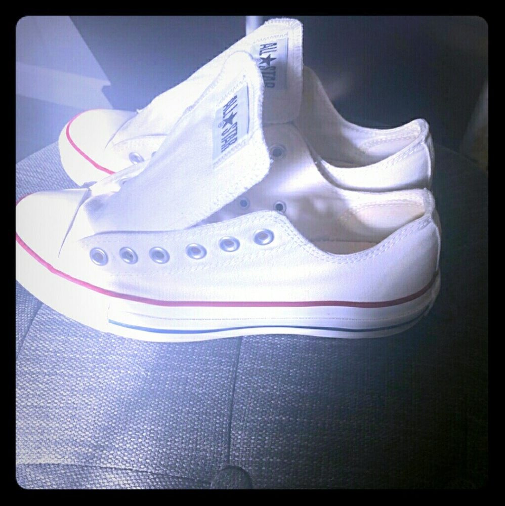 EUC Coverse All Star men 6 women 8 white, no laces